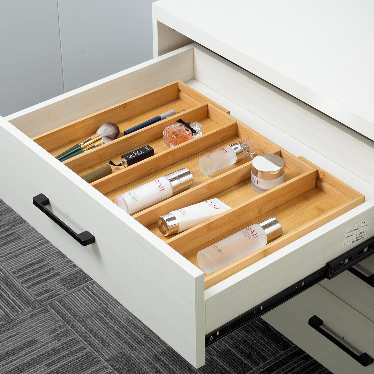 Expandable Bamboo Kitchen Drawer Organiser with 3 to 5 Adjustable Slots